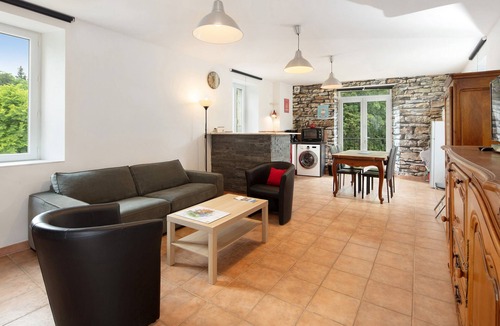 Saint-Jean-du-Gard Apartment | “Gîte - La Magnanerie” with Mountain View, Shared Pool, and Wi-Fi