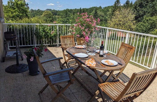 Saint-Jory-de-Chalais House | Gîte 'Le Bûcher' – Authentic Charm with Terrace, Balcony & Shared Garden in Natural Setting