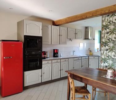Lhuis House | Gite Les Platanes