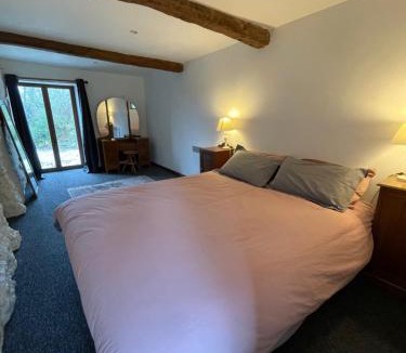 Saint-Nicolas-du-Pelem House | Gîte Madeleine, 4 bedroom country cottage with pool, sleeps 10