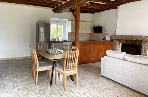 Astille House | Gite Meublé en Campagne