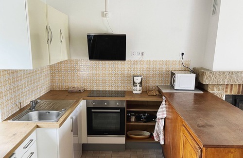 Astille House | Gite Meublé en Campagne