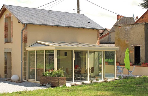 Montmarault Cottage | Gite Montmarault, 1 bedroom, 2 persons