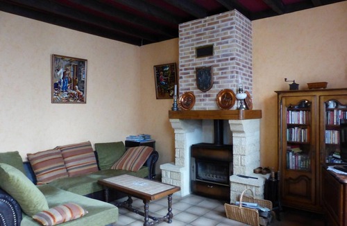 Saint-Germain-des-Fosses Cottage | Gite Saint-Germain-des-Fossés, 4 bedrooms, 8 persons