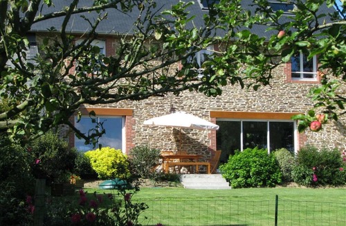 Saint-AndrE-de-l'Epine House | Gite Saint-André-de-l'Épine, 3 bedrooms, 8 persons