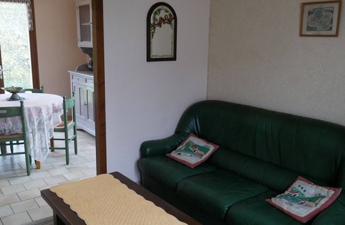 Saint-Denis-de-l'Hotel House | Gite Saint-Denis-de-l'Hôtel, 2 bedrooms, 5 persons