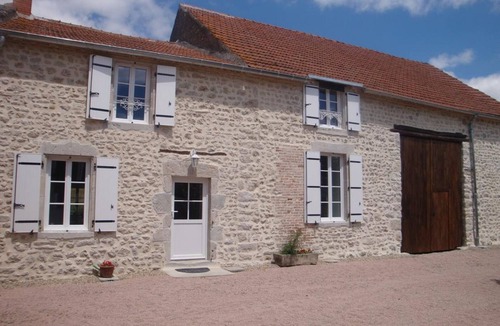 Saint-Priest-d'Andelot Cottage | Gite Saint-Priest-d'Andelot, 2 bedrooms, 4 persons