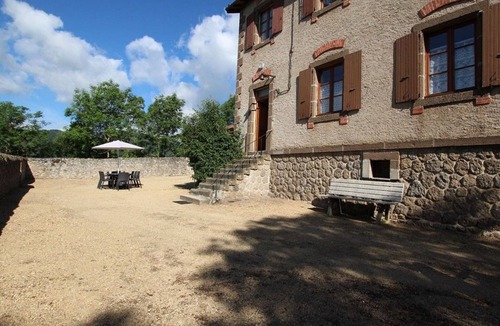 Saint-Privat-d'Allier Cottage | Gite Saint-Privat-d'Allier, 4 bedrooms, 7 persons