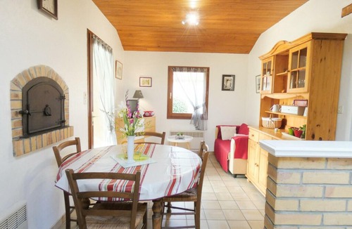 Saint-Lon-les-Mines House | Gite Saint-Lon-les-Mines, 2 bedrooms, 4 persons