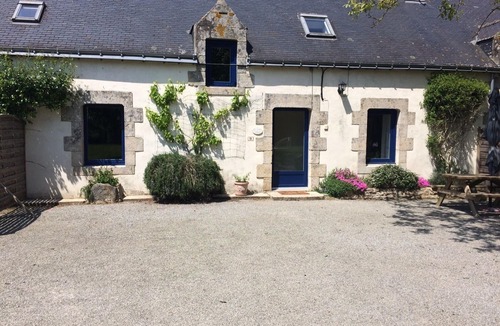 Moustoir-Remungol Cottage | Gite sleeps 6 - heated indoor swimming pool