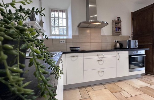 Souvigny Cottage | Gite Souvigny, 6 bedrooms, 13 persons