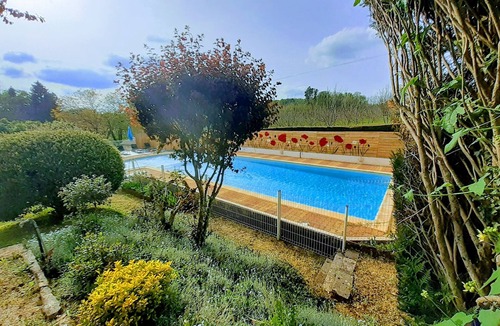 Saint-Crepin-et-Carlucet Apartment | Gîte ST MARTIN 6 persons with heated swimming pool