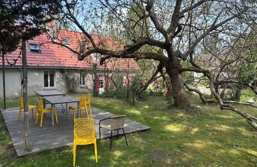 Langon House | Gîte surrounded nature, Sologne, outdoor Nordic bath, park 1.5 hours, small pond