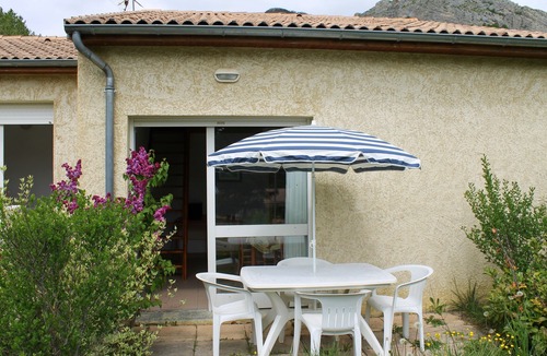 Sederon Cottage | Gite + terrasse 4 persons, Drôme Provençale, small shops in the village