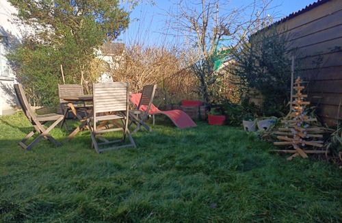 Bagneres-de-Bigorre House | Gite with garden on ground floor pets welcome