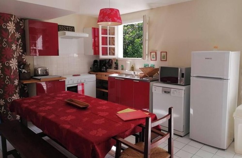 Jaxu House | Gîte with swimming pool and mountain views near Saint-Jean-Pied-de-Port