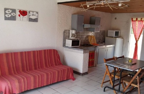 Roquefort-des-Corbieres House | Gitelacapelle with 3 swimming pool rooms, 10mm from wild beaches, tropical setting .