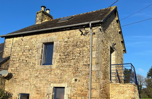 Ploerdut House | Gîtes Guebernez LE PRESSOIR 4/Pers, atypical house. Heated indoor swimming pool.
