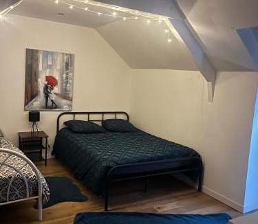 Josselin House | Gites-josselin,com - Et à côté coule une rivière
