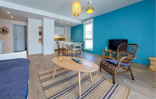 Muzillac Apartment | Gorgeous Apartment In Muzillac With Wifi