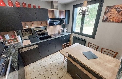 Herry House | Gorgeous home in Herry with heated swimming pool
