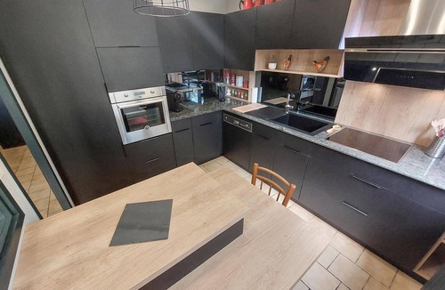 Herry House | Gorgeous home in Herry with heated swimming pool