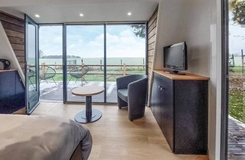 Herry House | Gorgeous home in Herry with heated swimming pool