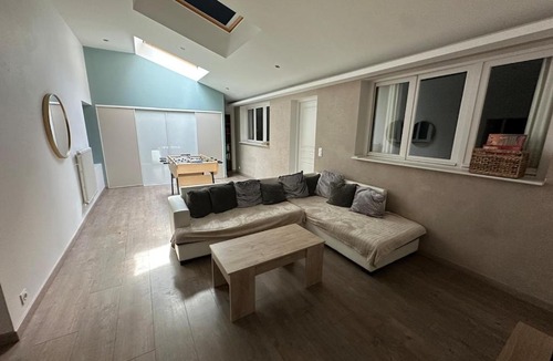 Coudes Apartment | Grand appartement au centre du village proche de l A75