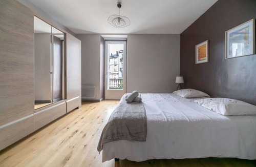 Cœur de Ville Apartment | Grand appartement design, 3 chambres, centre-ville