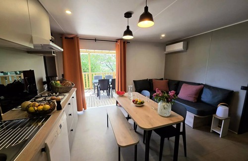 Garde-Colombe House | Grand Confort 4-room Mobile Home for 6–7 People