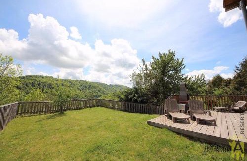 Besse-et-Saint-Anastaise Apartment | Grand Gîte de Combes