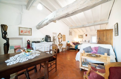 Maureillas-Las-Illas Apartment | Grand Studio with Panoramic Terrace – Bohemian Chic Loft in 17th-Century Building