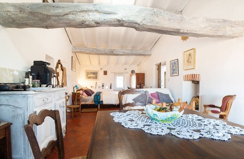 Maureillas-Las-Illas Apartment | Grand Studio with Panoramic Terrace – Bohemian Chic Loft in 17th-Century Building