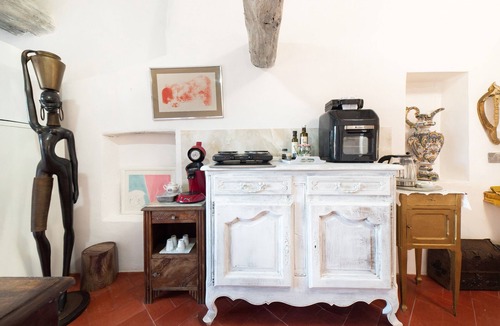 Maureillas-Las-Illas Apartment | Grand Studio with Panoramic Terrace – Bohemian Chic Loft in 17th-Century Building