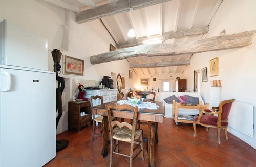 Maureillas-Las-Illas Apartment | Grand Studio with Panoramic Terrace – Bohemian Chic Loft in 17th-Century Building