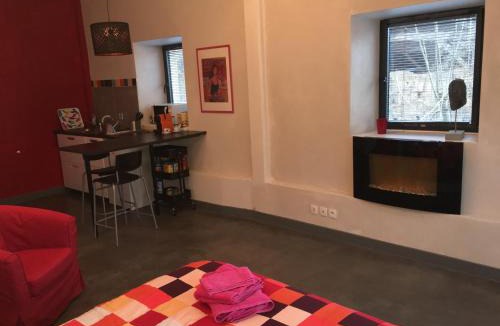 Venon Apartment | Grand studio au calme à la campagne, tout prés de la ville !