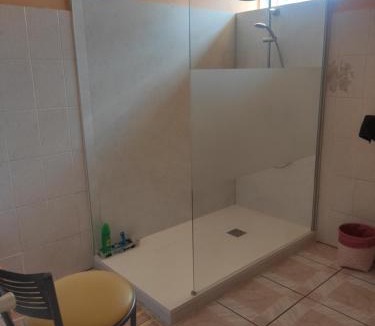 Perpignan House | Grande chambre avec garage dans quartier historique