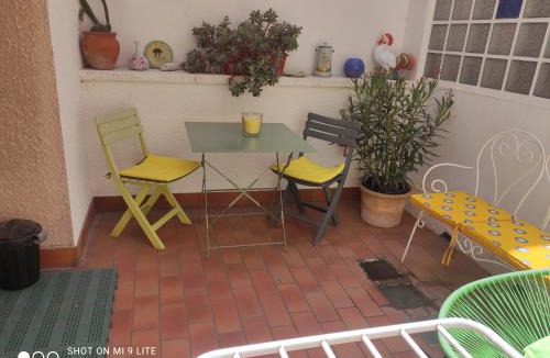 Perpignan House | Grande chambre avec garage dans quartier historique