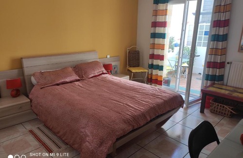 Perpignan House | Grande chambre avec garage dans quartier historique