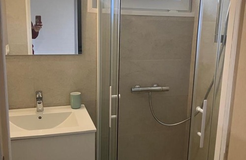 Belle-Beille House | Grande chambre, Sdb partagée