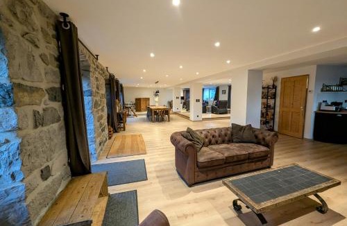 Mazet-Saint-Voy Villa | Grande ferme de 250m2 rénovée au charme rustique