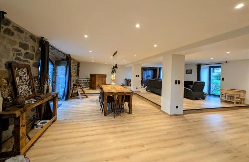 Mazet-Saint-Voy Villa | Grande ferme de 250m2 rénovée au charme rustique