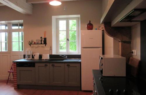 Marcillat-en-Combraille House | Grande maison en pierre avec jardin clôturé, animaux admis - FR-1-489-198