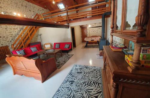 Marcillat-en-Combraille House | Grande maison en pierre avec jardin clôturé, animaux admis - FR-1-489-198