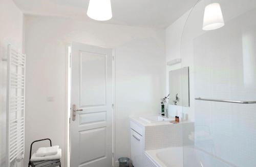 Badecon-le-Pin House | Grande Maison avec terrasse et proche rivière en Berry - FR-1-591-13