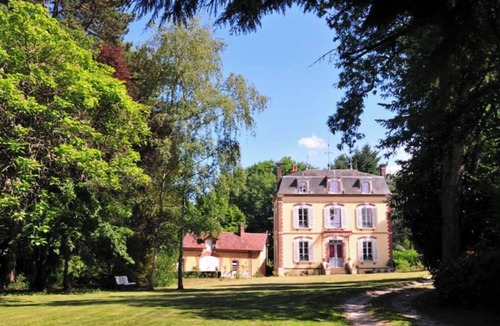 Mezilles House | Grande maison avec piscine à 2h de Paris, 3h15 de Lyon, pour 14 Personnes
