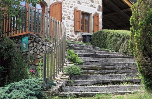 Allegre House | Grande maison en pierres avec jardin, proche d'un bourg médiéval, animaux acceptés - FR-1-582-161