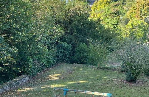 Juigne-sur-Sarthe House | Grande maison familiale, 5 chambres, jardin, proche 24 Heures du Mans et abbaye de Solesmes. - FR-1-410-427