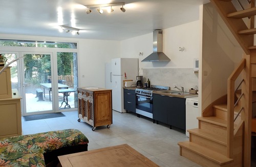Saint-Nolff House | Grande Propriété le Long du Ruisseau