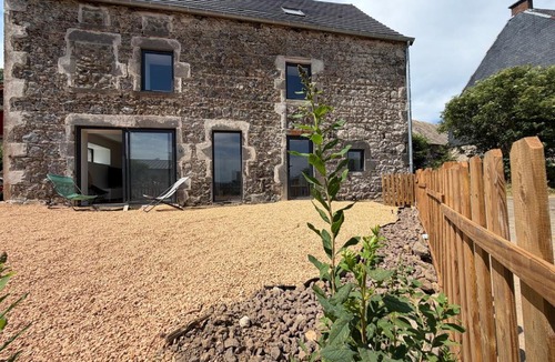 Aydat House | Grange au cœur du parc des Volcans d'Auvergne